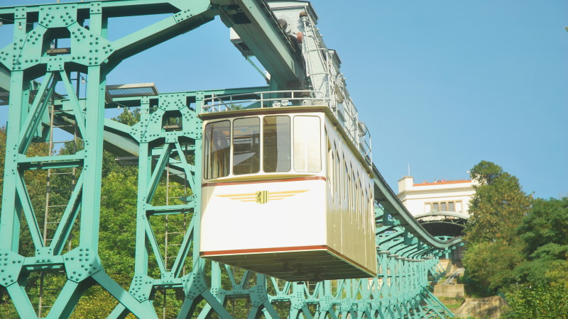 Historische Dresdner Schwebebahn wird 120 Jahre alt    Foto: © MeiDresden.de -  Archiv