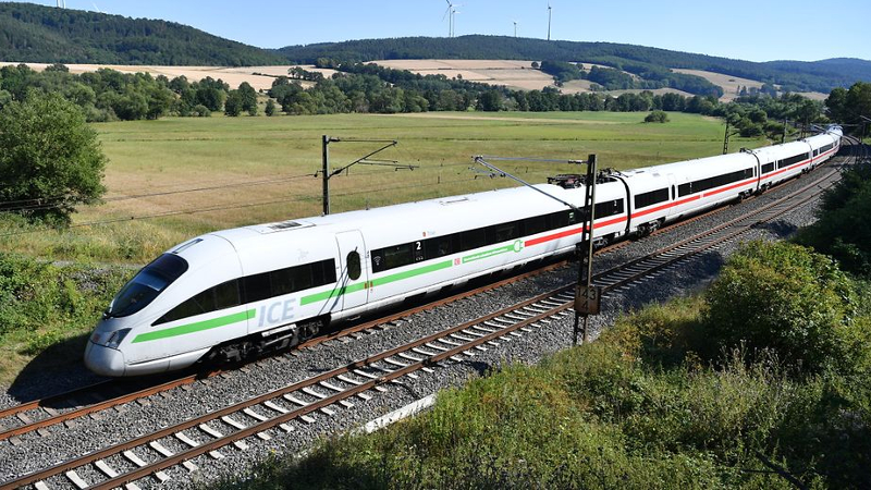 Bahn stockt Sommerfahrplan auf Foto: DB AG