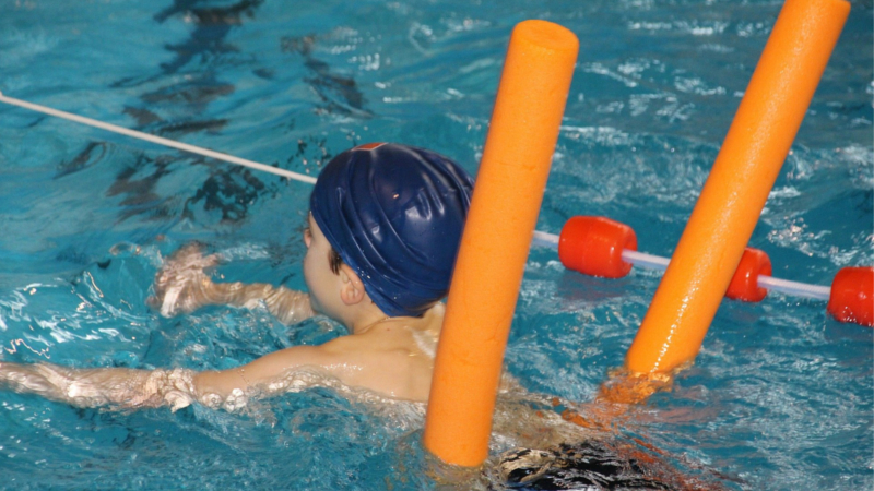 Schüler erhalten Gutscheine für Schwimmkurse - Nichtschwimmer sollen Basiskenntnisse nachholen ©Tania Van den Berghen (pixabay)