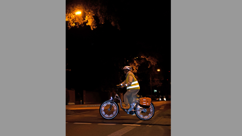 Für Radfahrende ist neben der Kleidung auch die Beleuchtung des Fahrrads besonders wichtig. © djd/Deutscher Verkehrssicherheitsrat
