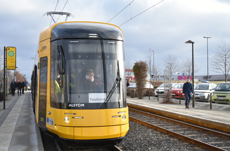 Neue Stadtbahn startete zur ersten Probefahrt ins DVB-Netz  Foto: © MeiDresden.de/Mike Schiller