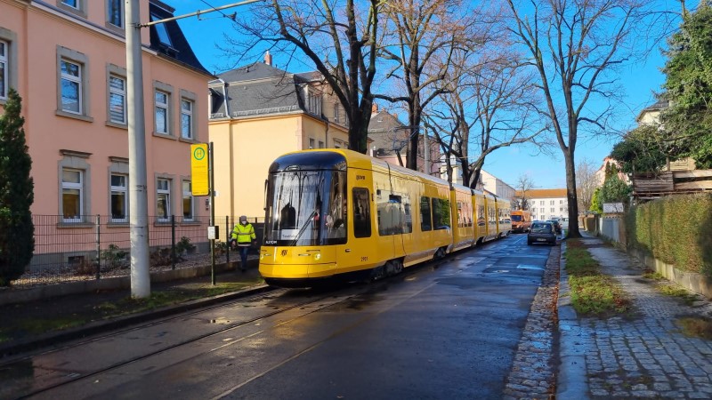 Neue Stadtbahn startet zu Testfahrten im DVB Netz  Foto: © Steffen Natzschka