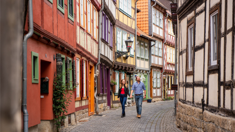 In der Altstadt wandern die Besucher durch Halberstadts Geschichte. © djd/Tourist Info Halberstadt/Alexander Kassner