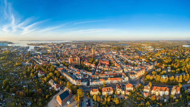 Blick auf die Altstadt von Wismar, sie wurde 2002 von der Unesco zum Welterbe erklärt. ©djd/TZ Wismar/Maignpix