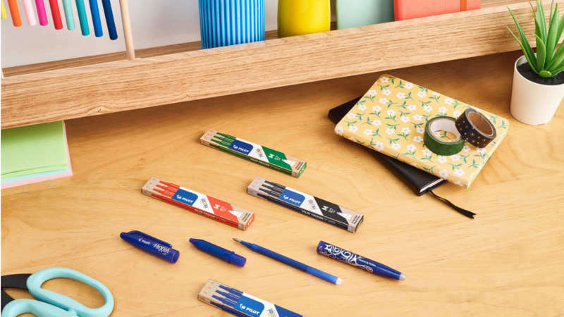 Ersatzminen in verschiedenen Farben sind für nachfüllbare Stifte besonders praktisch. Je nach Fach oder Laune kann man damit einfach die Farbe wechseln. © djd/Pilot Pen