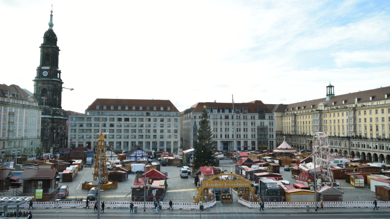 Aufbau des 588.Striezelmarktes in Dresden  Foto: © MeiDresden.de/Mike Schiller