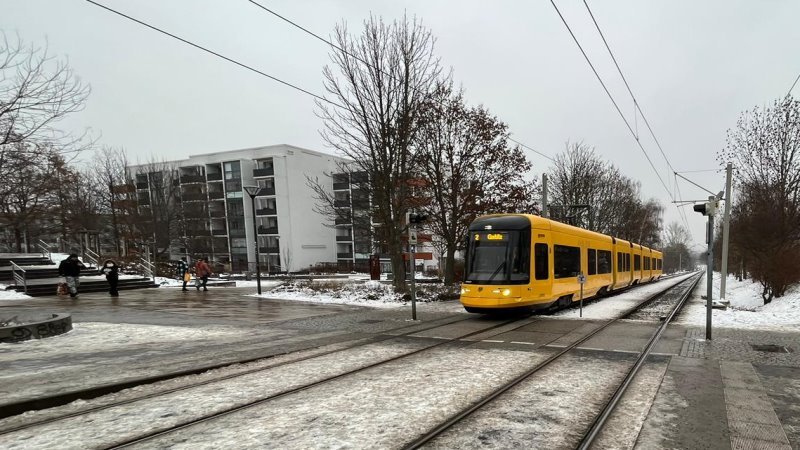 Neuer Stadtbahnwagen auf der Linie 2  © Felix Zabel