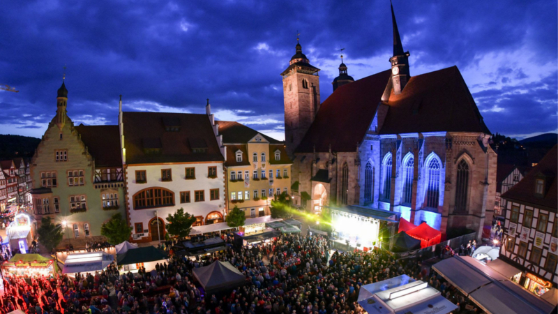 Mittelaltermarkt und Händlerstraße, Buden und Bühnen: In der historischen Altstadt sind zahlreiche Events geplant. Foto: djd/Schmalkalden/Sascha Bühner
