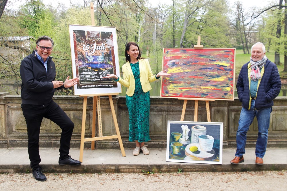  vl Mirco Meinel,Sylvia Grodd Uli Finger mit eigenen Bildern  Foto: Sabine Mutschke