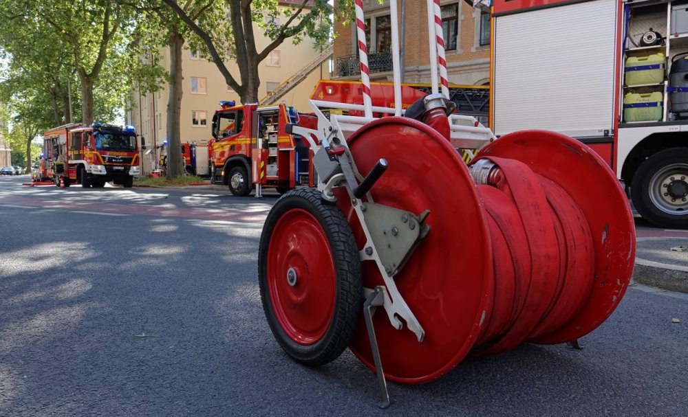 © Roland Halkasch Eine Schlauchhaspel steht an der Einsatzstelle.