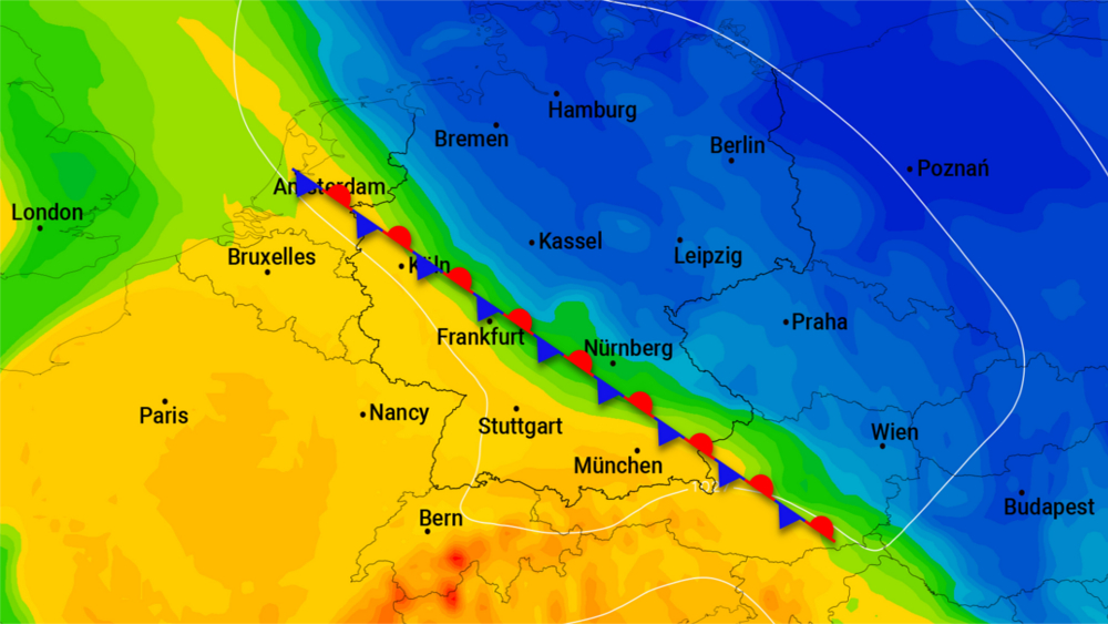 Am Sonntagnachmittag liegt die Luftmassengrenze quer über Deutschland. Dabei markieren die blauen Zacken die Kaltfront und die roten Beulen die Warmfront. Wenn keine der beiden Luftmassen in eine Richtung vorstößt, erhält die Front beide Symbole und wird als Luftmassengrenze charakterisiert. © WetterOnline