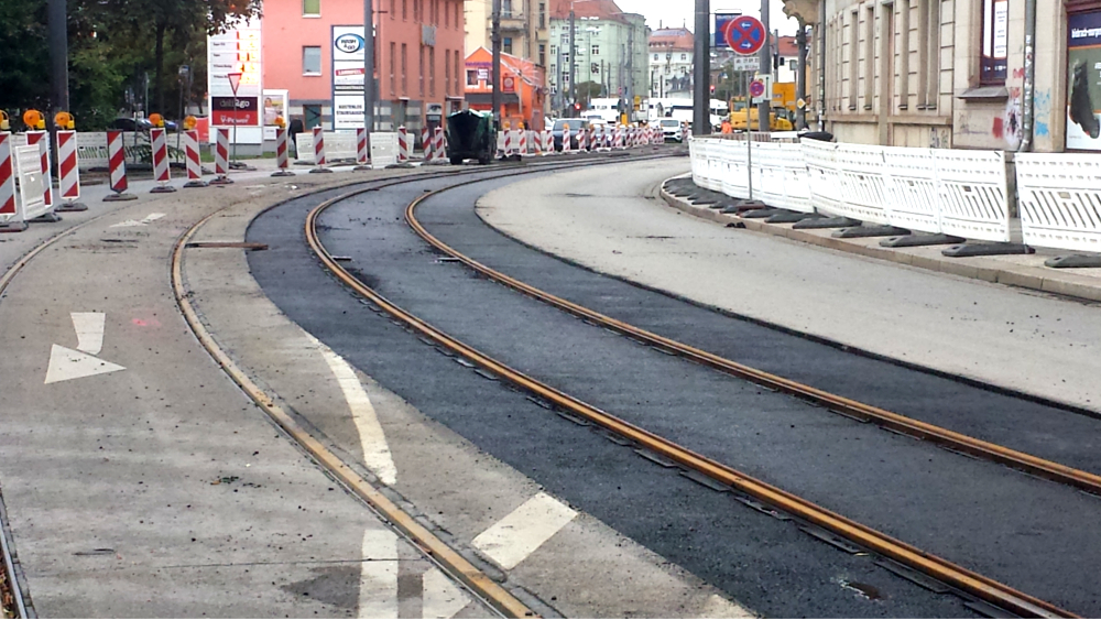 Seit letzter Woche werden in Mickten im Abschitt Altpieschen bis zum Abzweig Sternstraße die Gleise erneuert ©MeiDresden.de