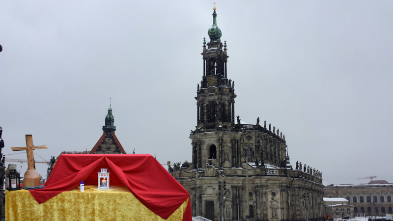 Aussendung des Freidenslichtes in Dresden ©MeiDresden.de (Bildmontage)