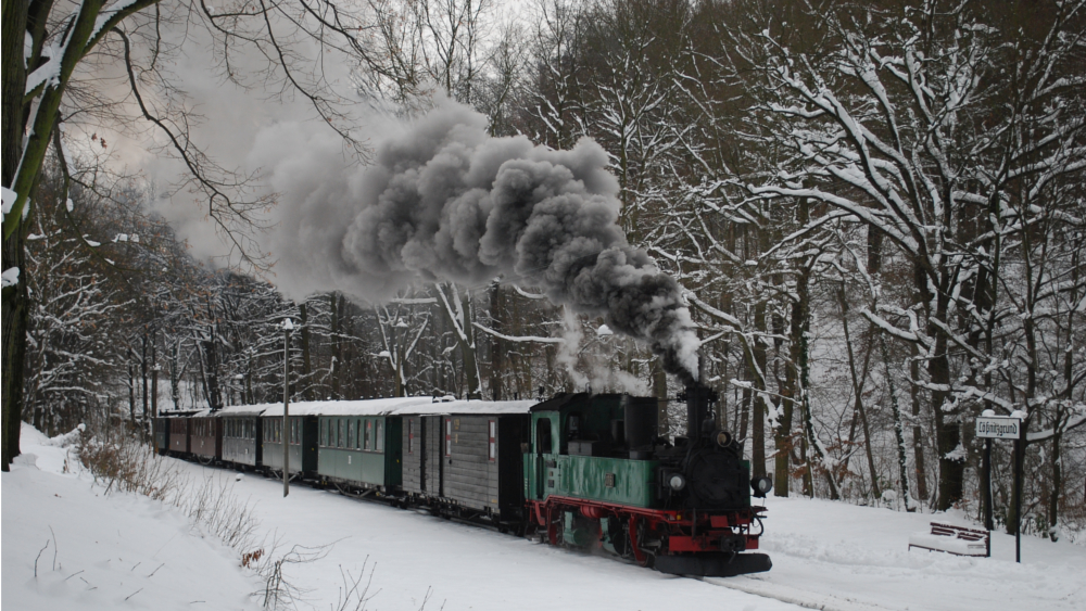 Dampfzug im Schnee  ©Traditionsbahn Radebeul e.V.