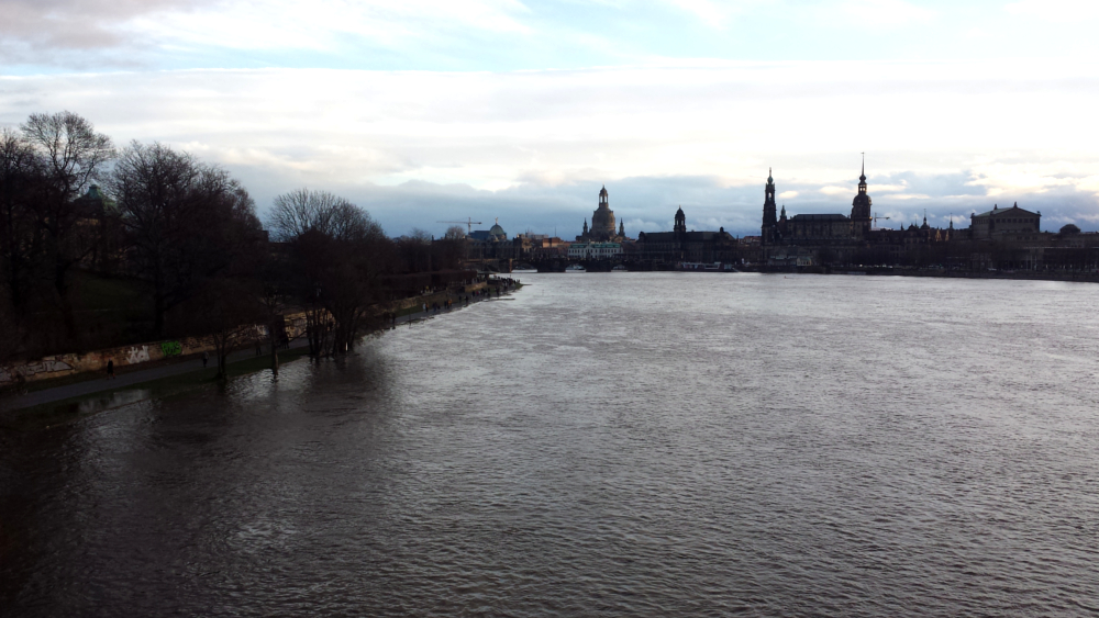 Elbe-Hochwasser: Dresden ruft Alarmstufe 2 aus ©MeiDresden.de