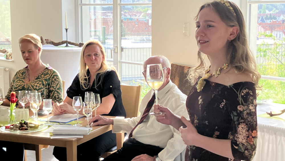 Die Sächsische Weinkönigin Alona Chesnok bei ihrer Rede ©meeco Communication Services