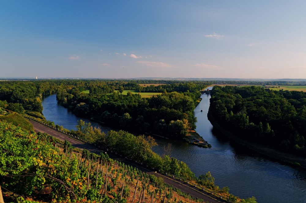 Im Bild links: Labe   Foto: © Alexander Lommatzsch