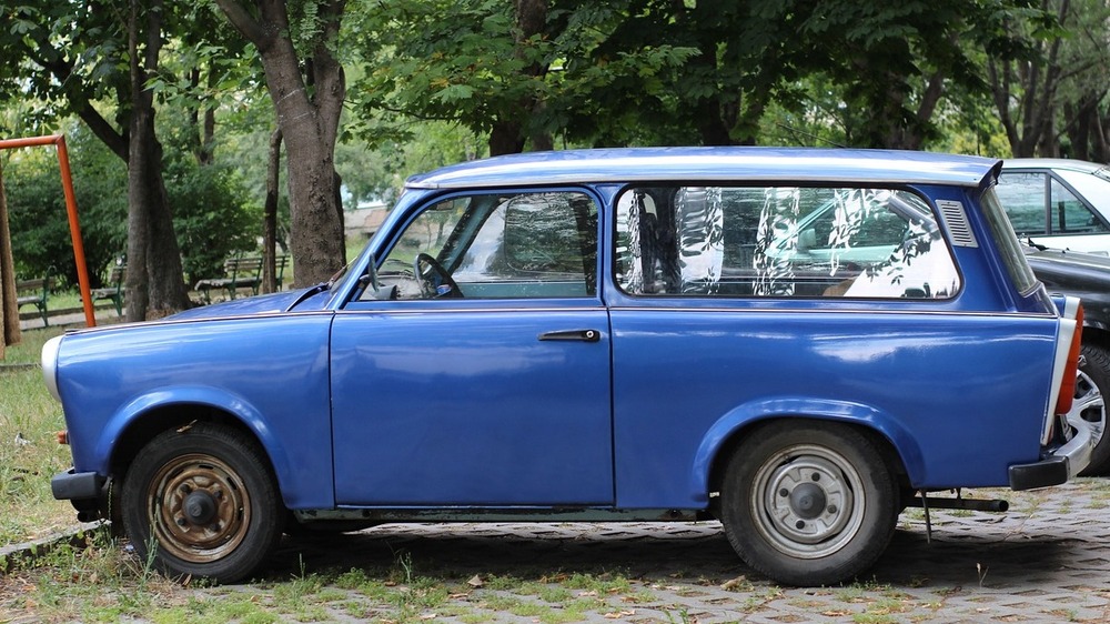 Bis zu 10 Jahren musste man damals auf seinen Trabant oder Wartburg warten. Foto:  Georgi Zvezdov ( Pixabay)