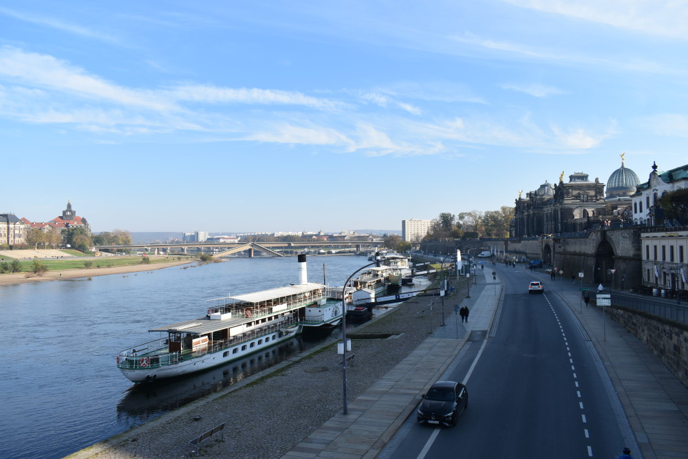 Terrassenufer in östlicher Richtung ab 20.November frei über Hasenberg   Foto: © MeiDresden.de
