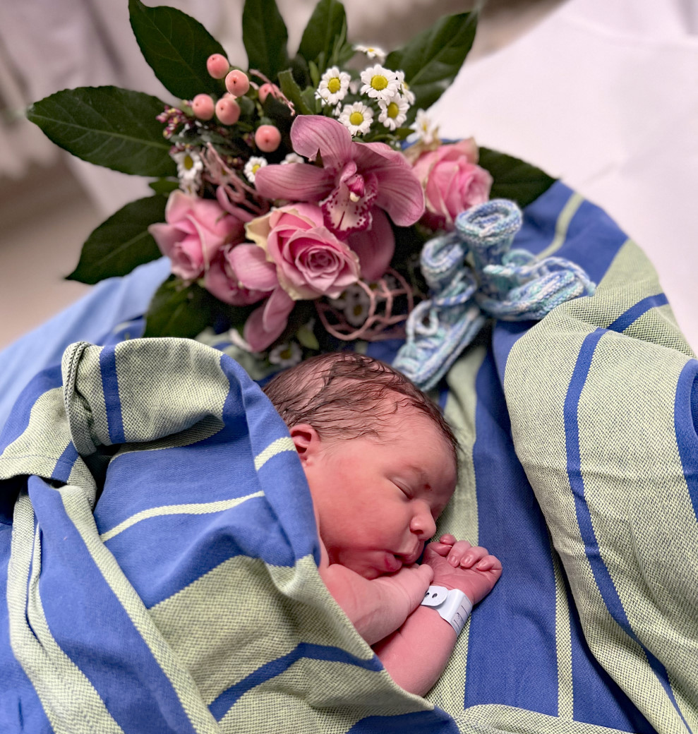 Der kleine Theo ist das Neujahrsbaby im St. Joseph-Stift Dresden. Er erblickte am 1.1.2025 um 7.22 Uhr das Licht der Welt.   Foto: Krankenhaus St. Joseph-Stift Dresden
