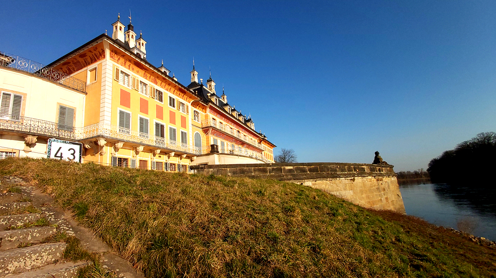 Mit der Taschenlampe Schloss & Park Pillnitz entdecken . Foto: MeiDresden.de
