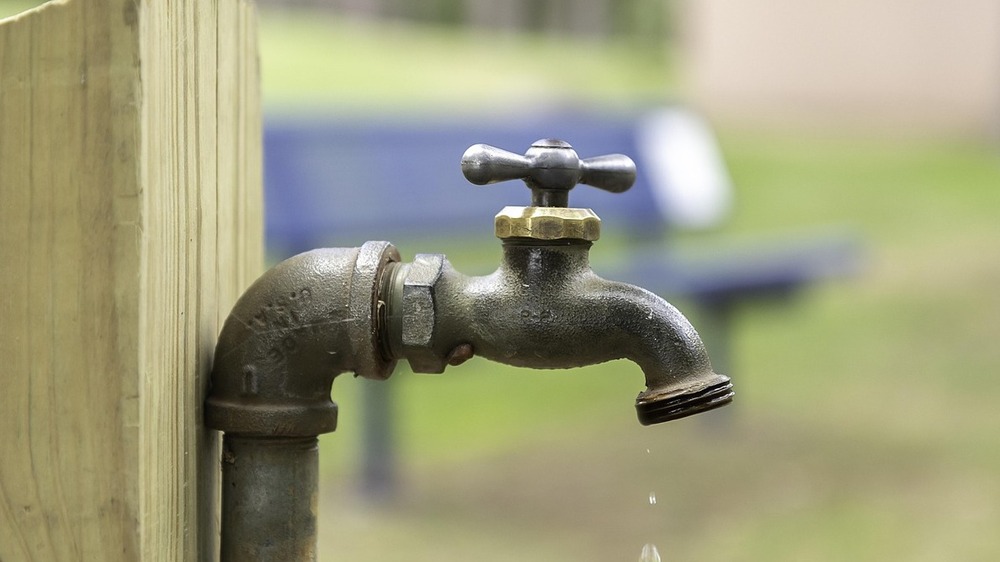 SachsenEnergie spült Wasserleitungen im Hochland. Symbolfoto (Pixabay)