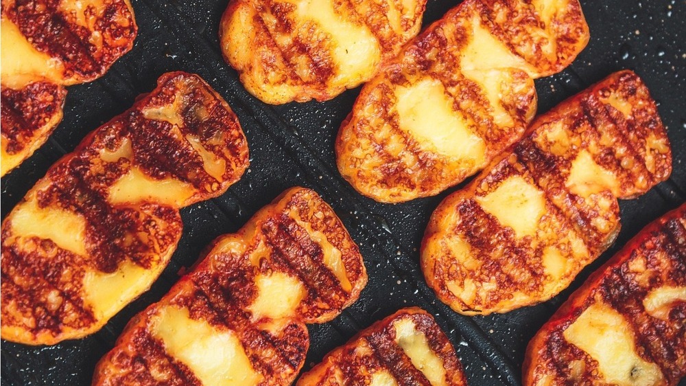 Halloumi und Co. im Test: Die Hälfte besteht den Grill-Check.Symbolfoto (Pixabay)