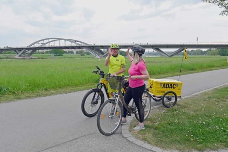 ADAC Pannenhilfe auf dem Elbradweg in Dresden.Foto: ADAC Sachsen e.V.
