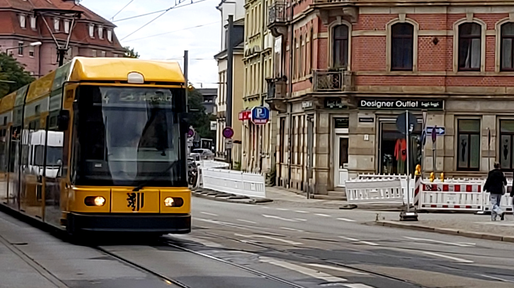 Gleisbauarbeiten zwischen Robert Matzke Straße und Bürgerstraße, Linien 4, 9 und 13 werden umgeleitet. Foto: MeiDresden.de
