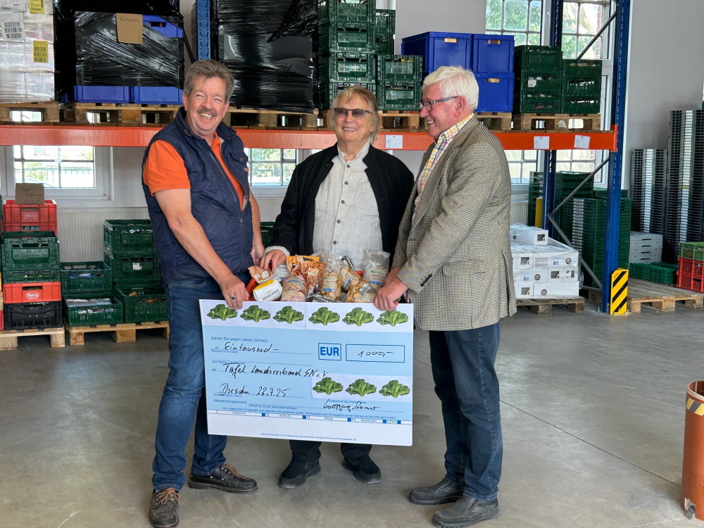 Stephan Trutschler (Landesvorsitzender Tafel Sachsen e.V.), Wolfgang Schaller (Kabarettist) und Dietmar Haase (Landeslogistiker Tafel Sachsen e.V.)  Foto: © meeco Communication Services
