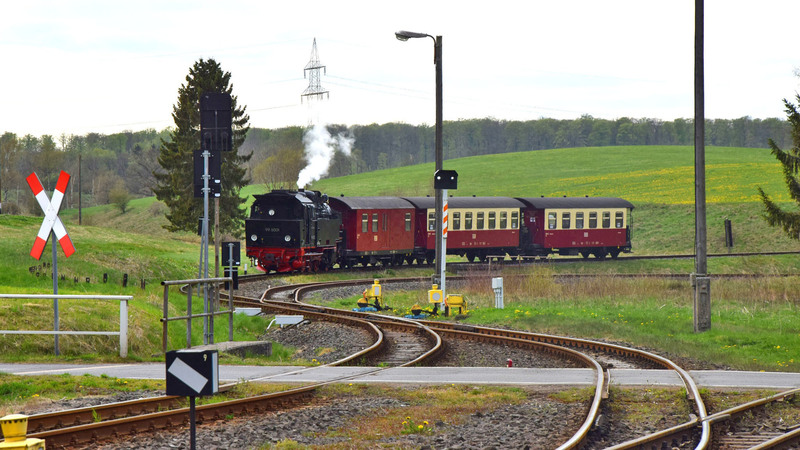 Die kleinste Wendeschleife Europas in Stiege ist ein echter Geheimtipp für Eisenbahnfans. Foto: DJD/Rübeländer Tropfsteinhöhlen/Mandy Leonhardt