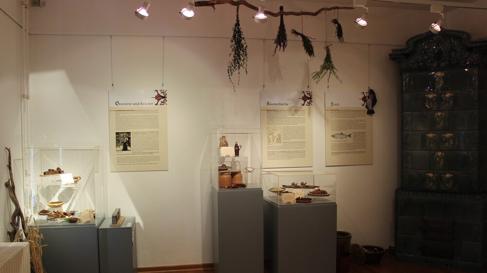 Ausstellungsansicht Karrasburg- Esskultur im Mittelalter.  Foto: ARink/Museum Coswig