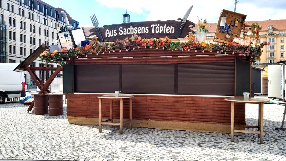 An einem der vielen Stände gibt es Leckereien der sächsischen Küche. Foto: MeiDresden.de.