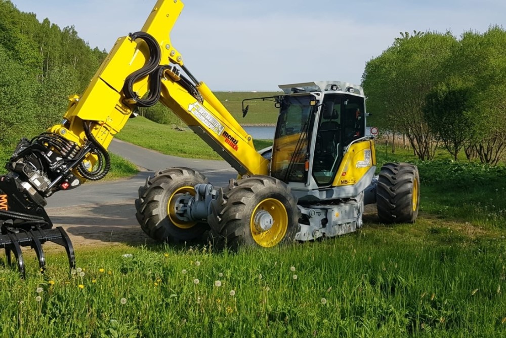 Hinterhermsdorf: Gewässerprofil der Kirnitzsch wird beräumt - Schreitbagger im Einsatz    Foto: © Forstarbeiten und Maschinenservice Kretschmer
