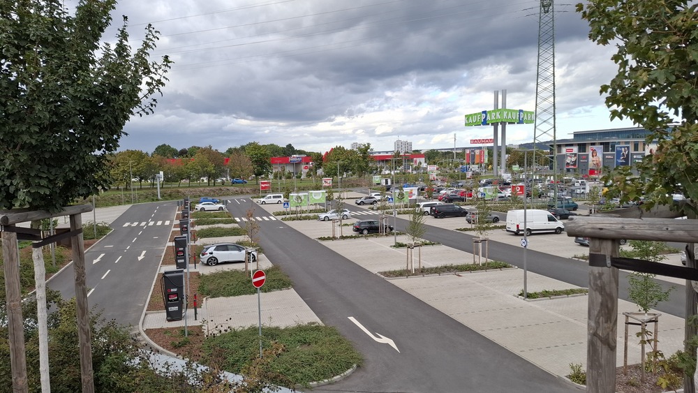 SachsenEnergie nimmt fünf neue Schnellladestationen am Kaufpark Dresden in Betrieb    Foto: SachsenEnergie