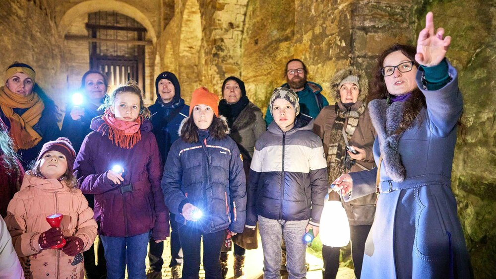 Gänsehaut garantiert: Bei der Taschenlampenführung „Festung Gruselig“ geht es auch durch geheimnisvolle Gänge, Foto: Marko Förster/Festung Königstein gGmbH