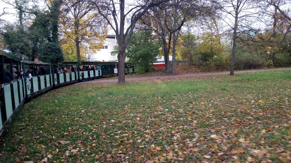 Parkeisenbahn Dresden im Herbst  Foto: © MeiDresden.de