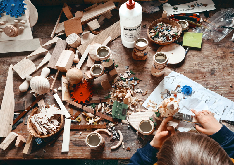 Der sogenannte Maker-Advent in Chemnitz und der Region bündelt weihnachtliche Mitmachangebote und präsentiert ein vielfältiges und kreatives Programm. Foto: DJD/Tourismusverband Chemnitz Zwickau Region/DENKSTATT Erzgebirge/Seiffen