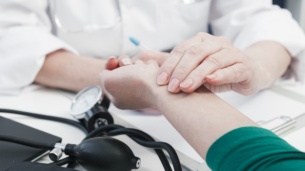 Winterliche Extremwetterereignisse - Herausforderung im Klinikalltag auch im UKD. Symbolfoto: freep!k