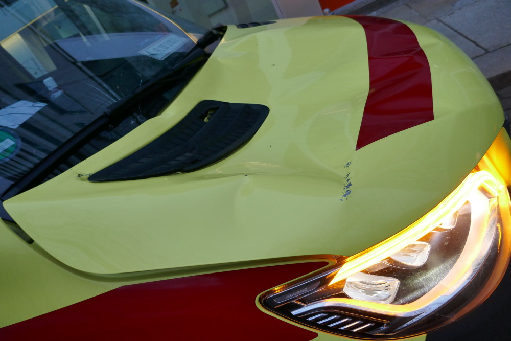 Schaden RTW  Foto: FW Dresden