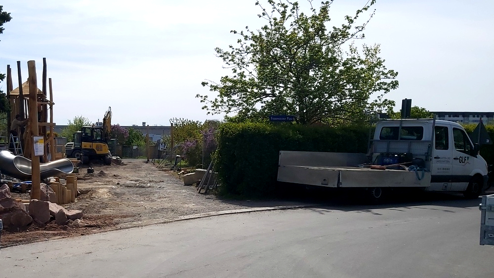 Am Frauensteiner Platz neben der Bärensteiner Straße entsteht ein neuer öffentlicher Spielplatz. Foto: MeiDresden.de