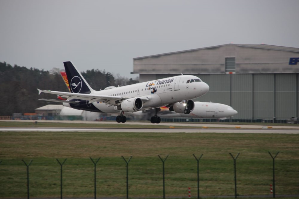 A319 D-AILU  bei der Landung in Dresden   Foto: © Tim Völkel