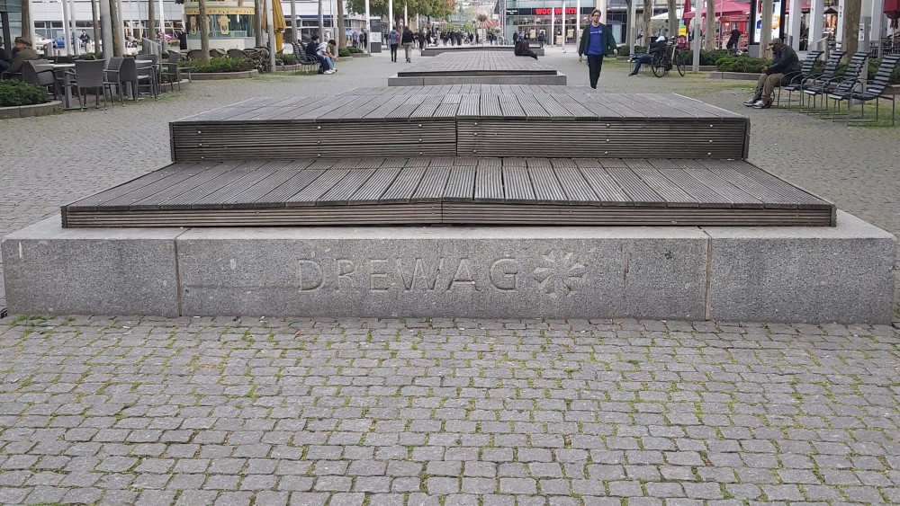 Brunnen Prager Straße - noch immer im Winterschlaf   Foto: © MeiDresden.de