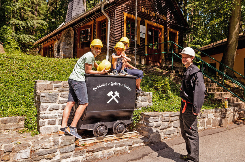 Das Welterbe Montanregion Erzgebirge/Krusnohori zeichnet sich durch stolze Städte und historische Bergwerke aus. Foto: DJD/Tourismus Marketing Gesellschaft Sachsen/Thomas Schlorke