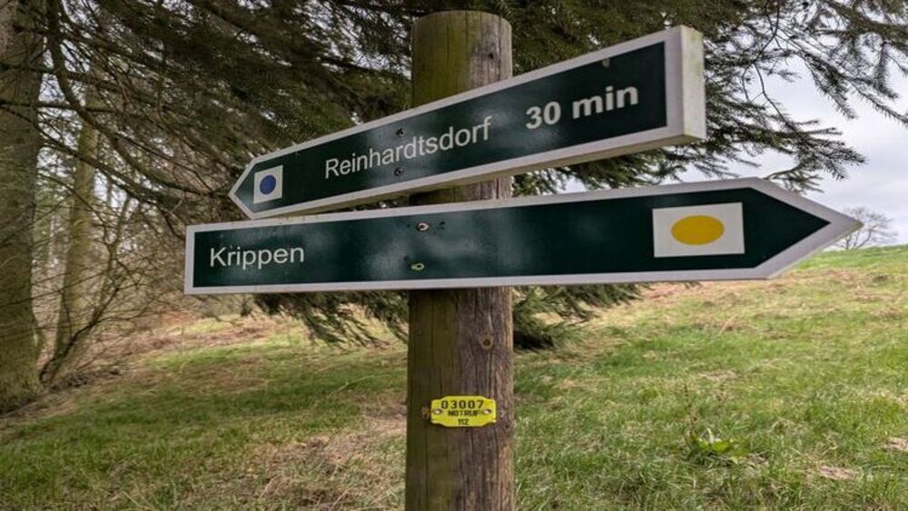 Wegweiser AP Kleine Bastei_Reinhardtsdorf Notrufpunkt. Foto: Landratsamt Pirna