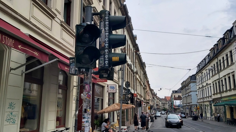 Erste Anlage mit „Rundum-Grün“ in Sachsen: Neue Ampelschaltung an der „Schiefen Ecke“ . Foto:MeiDresden.de