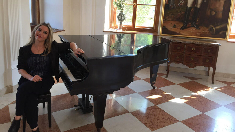 Pianistin Dr. Olena Khoruzha im Schloss  Foto: PR Korczynsky