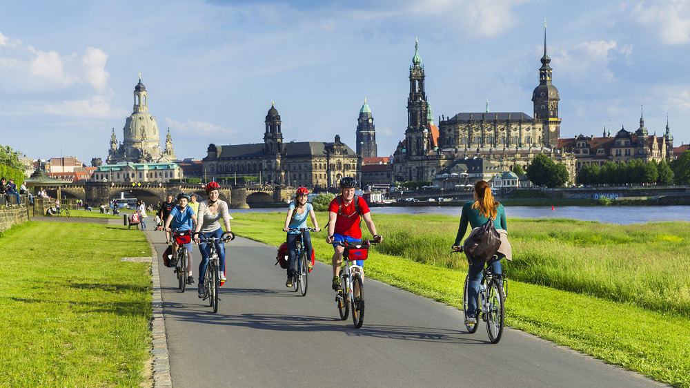 Elberadweg Dresden Altstadt Foto: Tourismusverband Sächsische Schweiz/Maximilian Semsch