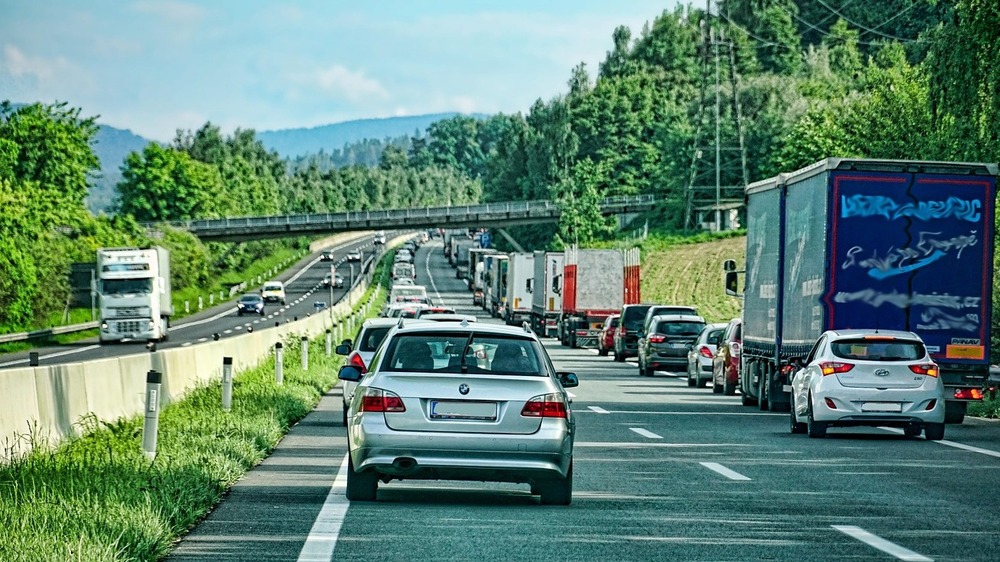 Staubilanz für die Sommerferien: Anzahl & Staulängen der Autobahnstaus in Sachsen rückläufig. Foto: Sabine (Pixabay)
