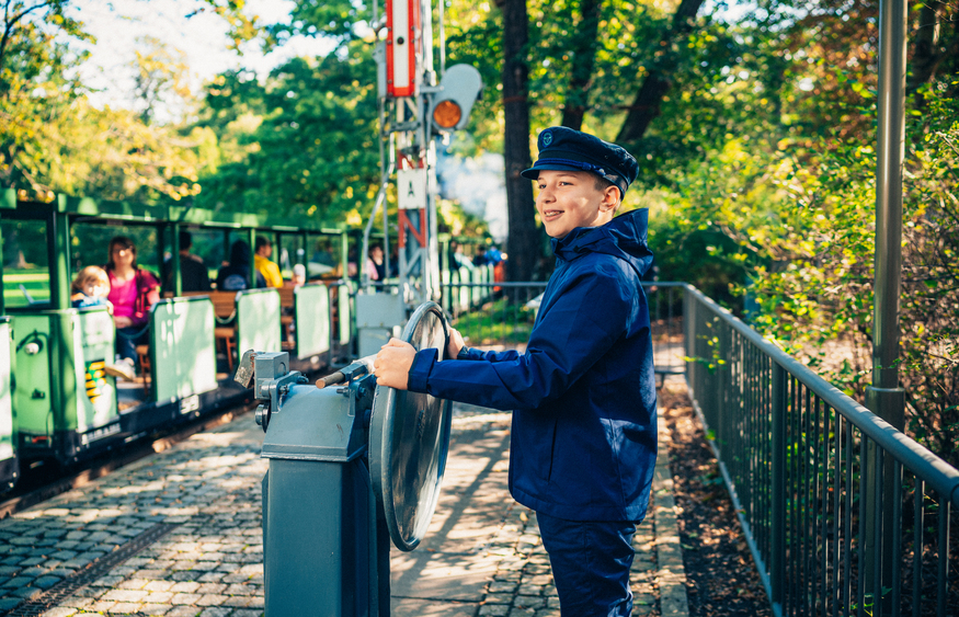 Parkeisenbahner bei der Arbeit © Tobias Ritz